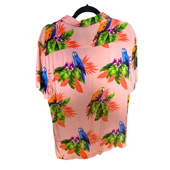 Pink Hawaiian Vibes graphic button up🌺 - Picture 2 of 2